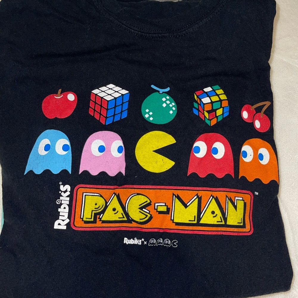 GRAPHIC TEE BUNDLE!!! - Picture 5 of 11